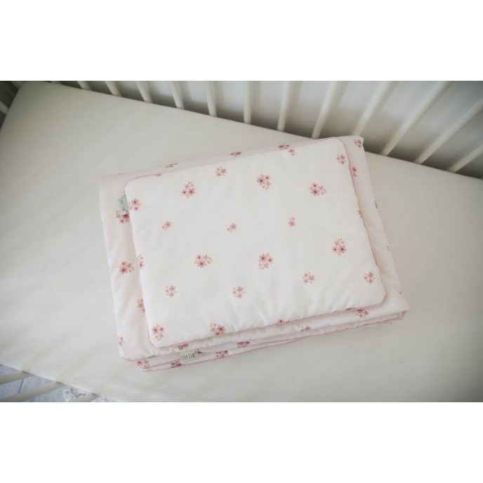 Tiny Star Quilt and Pillow Set Flowers